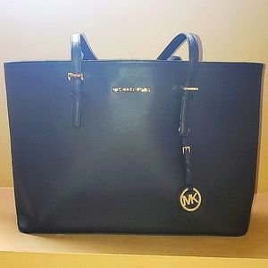 Michael Kors Jet Set Tote Large In Black